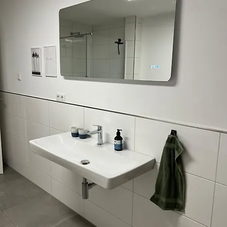 Moderne Doppelhaushälfte Mit Ausblick Auf Apartment Vlotho